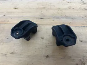 1740315 Bmw 97-03 E39 530i 525i Upper Radiator Mount Pair Oem