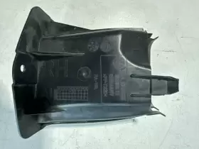 51747365632 Bmw 2016-2019 740i 750i Right Radiator Support Air Intake Brake Lower Duct Oem