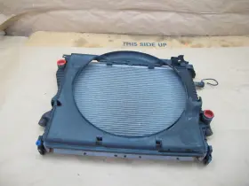 732199 Bmw 97-98 E36/7 Z3 2.8l M52 Engine Cooling Radiator W Shroud Oem