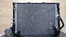 Bmw 8509743 2009-2015 F01 F02 750i 4.4l N63 Engine Radiator Cooling Assembly Oem