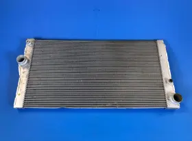 8615427 Bmw 14-18 F01 F06 F12 F13 640i 740i Main Engine Cooling Radiator Oem