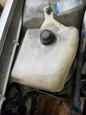 671.gm4e96 Buick Park Ave 1996 Coolant Reservoir 554256
