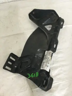 1225319 Chevrolet 2014 Gmc Sierra 2500 6.6l Right Radiator Support Bracket Oem
