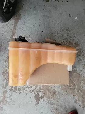 671-00323 Chrysler 300 Coolant Reservoir Over Flow Tank 2011 2012 2013 2014 2015-2020 Challenger