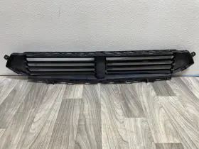 68229147 Chrysler Fits 17-22 Pacifica 3.6l Active Grille Air Shutter W Fog Light