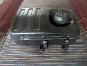 199868 Ferrari 430 Spider-coupe. Radiator / Coolant Waterexpansion Tank With Tabs