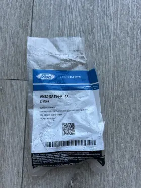 Ae8z-8a194-a Ford Ae8z8a194a Oem New 11-19 Fiesta Hatchback Sedan Radiator Upper Bracket