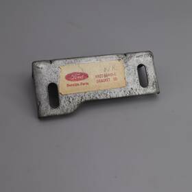 Ford D9zz-8b455-c Nos 79-83 Mustang Rh Radiator Grille Support Mounting Bracket