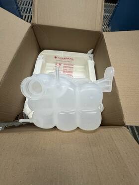 General Motors 85639732 Radiator Tank Surge Coolant Reservoir # Oem New