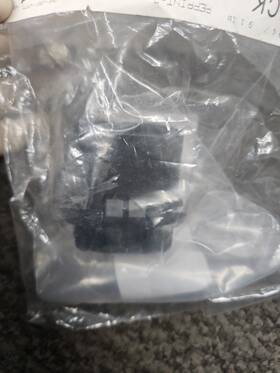 Genuine Mercedes 0995040002 Radiator Mount Mercedes-benz Ml350 R350 Gl450