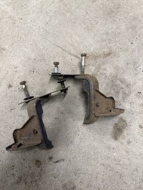 Gm 14016152 1977-1982 Corvette Radiator Fan Shroud Mounting Bracket Pair