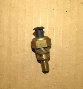 25036135 Gm 1984 Corvette Coolant Fluid Temperature Sensor Left Head
