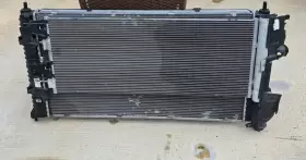 84276366 Gm 2019-2021 Gmc Sierra 1500 Radiator And Cooling Fan Oem Complete