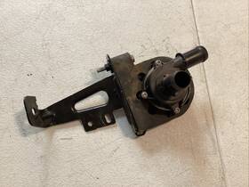 Gm 85153766 2018-2023 Chevrolet Traverse 3.6l Engine Auxiliary Water Coolant Pump Oem