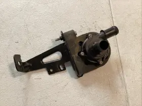 85153766 Gm 2018-2023 Chevrolet Traverse 3.6l Engine Auxiliary Water Coolant Pump Oem 85153766 Gm 2018-2023 Chevrolet Traverse 3.6l Engine Auxiliary Water Coolant Pump Oem