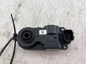 P1869-69000 Kia 2023-2024 Sportage Hybrid Radiator Air Shutter Upper Motor Actuator Oem P1869-69000 Kia 2023-2024 Sportage Hybrid Radiator Air Shutter Upper Motor Actuator Oem