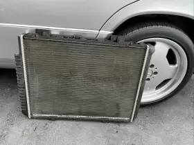 2105007103 Mercedes-benz 98-02 E320 W210 Engine Cooling Radiator Assembly Oem