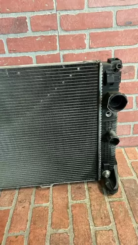 A2045002803 Mercedes-benz 2008-14 W204 C300 Engine Cooling Radiator Oem