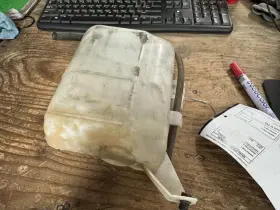 671.da1293 Nissan Pathfindr 1993 Coolant Reservoir 11378
