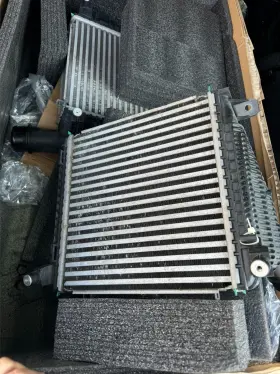 971145803j Porsche 8e8753100 2017 2018 2019 2020 2021 Panamera Radiator Intercooler Oem