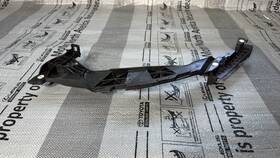 Porsche 95b-807-889-f 2019-2026 Macan Front Left Upper Radiator Bracket Guide Piece Oem