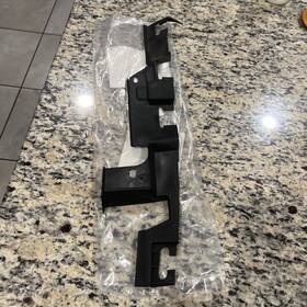 Ram Oe 68359305ab For 2500 2023-2024 Rear Left Radiator Air Seal