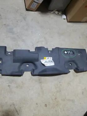16681-f0020 Toyota 2019 2020 2021 2022 Genuine Rav4 Black Radiator Support Upper Top Cover