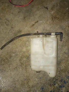 P2530b75 Toyota 192659179975 Radiator Coolant Overflow Bottle Tank 84-88 Pickup 84-89 4runner Oem
