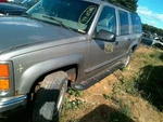 Radiator With Ac Fits 99-00 Chevrolet 2500 Pickup 10155441 Used. Price: $163.50.