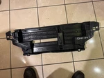 2024 Land Rover Discovery L462 Genuine Air Vent Active Shutter Grill HY328475A Used. Price: $79.20.