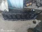 Blk Grille Oem 23-25 Jeep Grandcher Used. Price: $140.00.